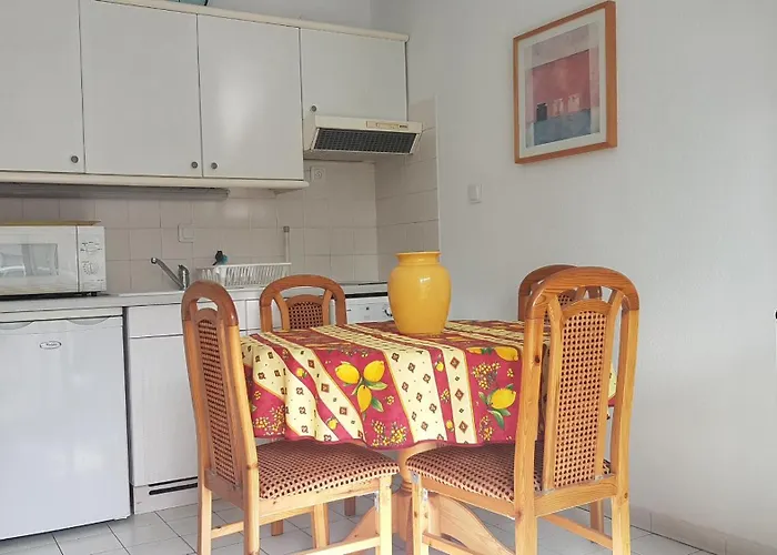 Centre Ville, Port Et *